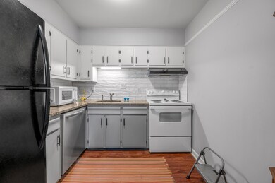 1080 Armstrong Mill Rd unit D, Lexington, KY 40517 - photo 5