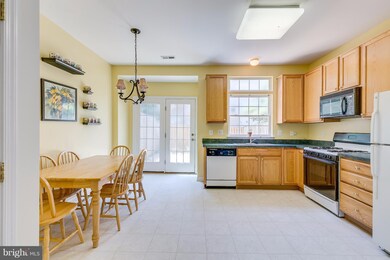 12480 Selkirk Cir, Bristow, VA 20136 - photo 5