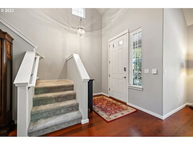 717 NE 70th Ave, Hillsboro, OR 97124 - photo 2