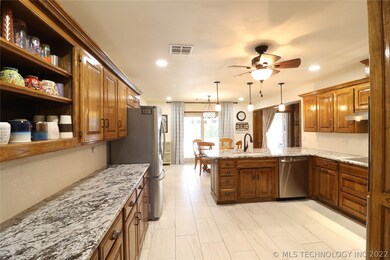 2608 Chapel Hill Rd, Bartlesville, OK 74006 - photo 7