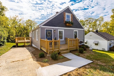 5753 Boomer Rd, Cincinnati, OH 45247 - photo 2