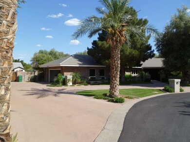 Circular Dr Way