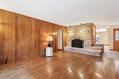 4463 Lauraland Drive East-6.jpg-SMALL