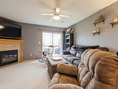 3840 37th Ave SW unit D, Cedar Rapids, IA 52404 - photo 6