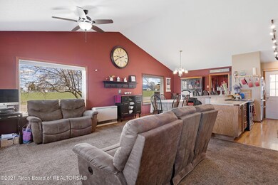 5 Living Kitchen From Entry
