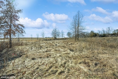05_Lt1EastviewDr_2006_MRED_2000x1333