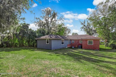 2477 Ormsby Cir E, Jacksonville, FL 32210 - photo 5