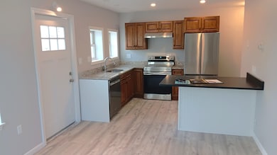 29 High St unit B, Derry, NH 03038 - photo 2