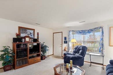 658 Scott Dr, Ontario, OH 44906 - photo 3