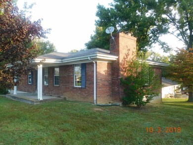 800 Castlewood Dr, New Albany, IN 47150 - photo 3