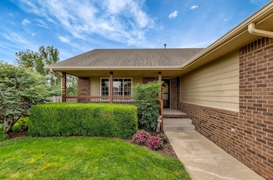 3604 N Forest Ridge Ct, Wichita, KS 67205 - photo 2