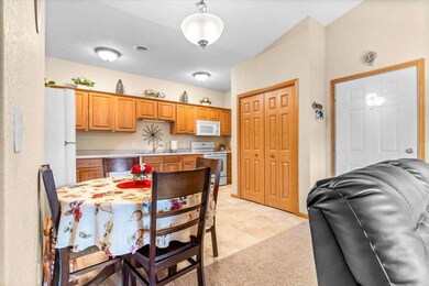 2627 Orchard Dr unit 7, Cedar Falls, IA 50613 - photo 5