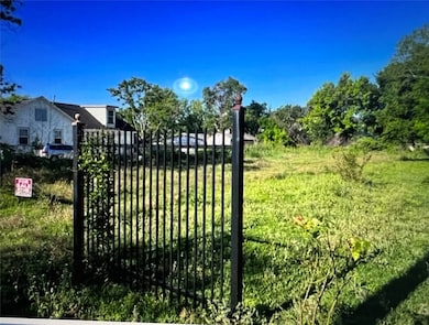 5609 Harvard St, Houston, TX 77076 - photo 2