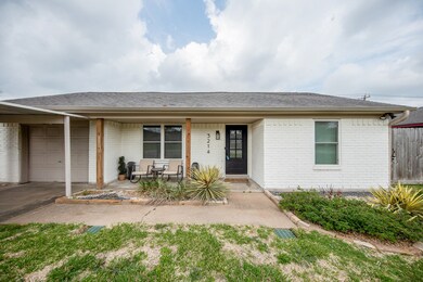 3214 Areba St, Houston, TX 77091 - photo 4