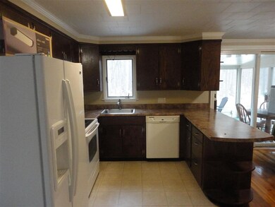 391 Colonial Dr, Portsmouth, NH 03801 - photo 3