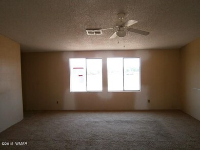 023-327095 Living Room 2