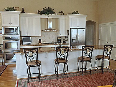 THIS DREAM KITCHEN HAS IT ALL