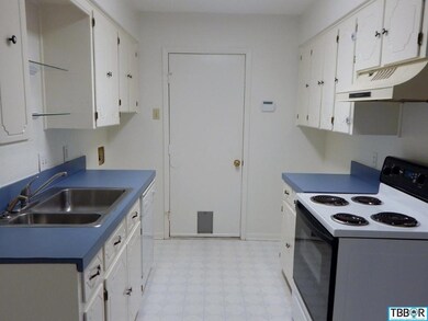 411 Shelly Dr, Troy, TX 76579 - photo 2