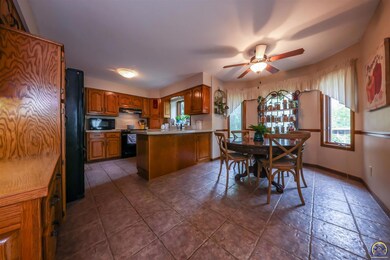 3776 SW Wood View Dr, Topeka, KS 66610 - photo 2