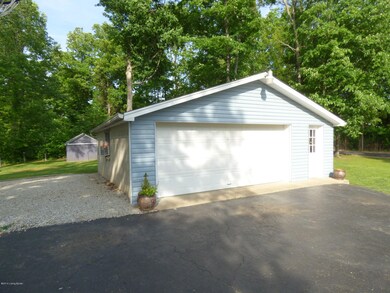 652 Twin Oaks Dr, Mount Washington, KY 40047 - photo 2