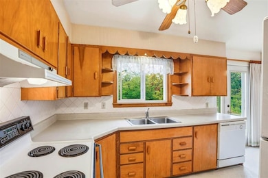 804 Union, Columbus City, IA 52737 - photo 5