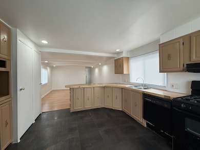 605 Tanglewood Rd, Matteson, IL 60443 - photo 6