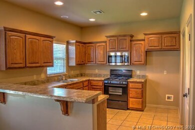 1405 E 145th St S, Glenpool, OK 74033 - photo 4