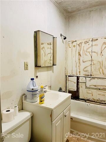 1303 Caldwell St, Statesville, NC 28677 - photo 7