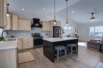 1352 Plum Creek Dr, Eau Claire, WI 54703 - photo 5