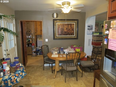 729 NW 10th St, Pendleton, OR 97801 - photo 7