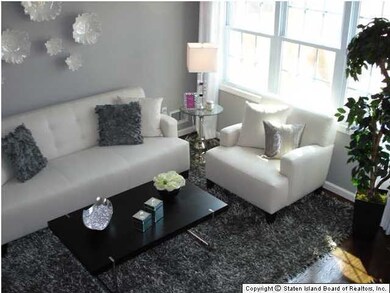 137 Roswell Ave, Staten Island, NY 10314 - photo 5