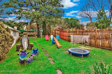 114 Vaughn St, Olyphant, PA 18447 - photo 4