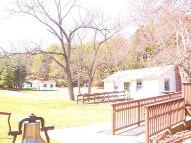 128 Brainerd Ln, Stroudsburg, PA 18360 - photo 2