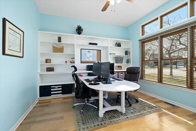 1119 Thackery Ln, Naperville, IL 60564 - photo 4