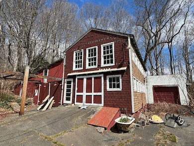 111 & 111A Laurel St, East Haven, CT 06512 - photo 4