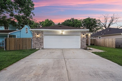 2108 Wavell St, Houston, TX 77088 - photo 2