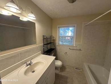 422-B  E. LEONARD STREET  (2)