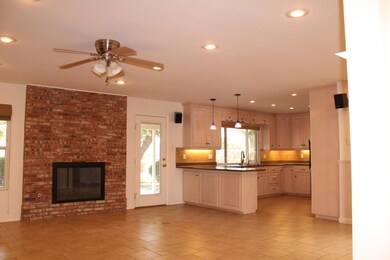 10110 Woodway Dr, El Paso, TX 79925 - photo 7