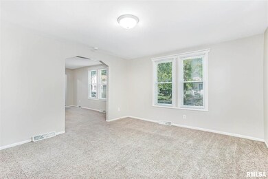 1330 N Fillmore St, Davenport, IA 52804 - photo 4