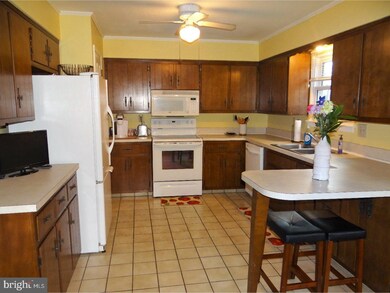 555 Lee St, Orwigsburg, PA 17961 - photo 7