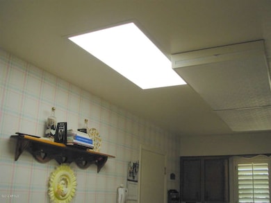 HUGE SKYLITE IN KITCHEN