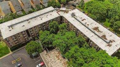 5306 N Cumberland Ave unit 323, Chicago, IL 60656 - photo 2