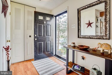 8639 Spring Creek Ct, Springfield, VA 22153 - photo 5