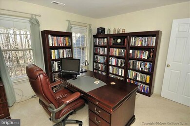 8505 Newtowne Ct, Lorton, VA 22079 - photo 2