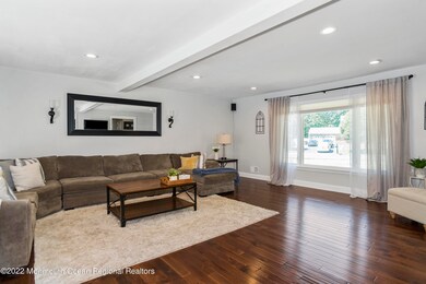 _RMJ2618 family room
