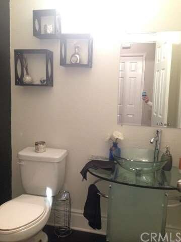 Beautiful 1/2 Bathroom Downstairs
