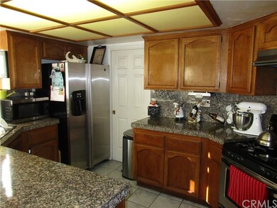 24298 Via Vargas Dr, Moreno Valley, CA 92553 - photo 5