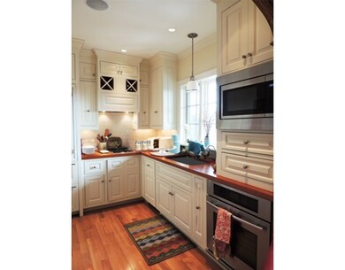 4 Dix St unit 4, Winchester, MA 01890 - photo 3
