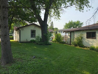 1243 Navajo Dr, Carpentersville, IL 60110 - photo 3