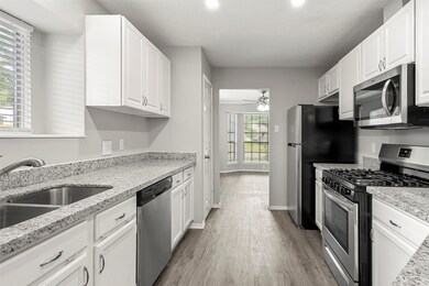 16302 Leamington Ln, Houston, TX 77095 - photo 6